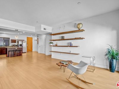 5232 Satsuma Ave Unit 202