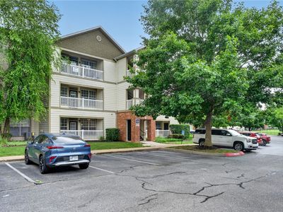 4261 NE Meadow Creek Cir APT 305
