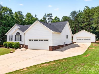 Property at 4583 Shawnee Ct, Maiden, NC