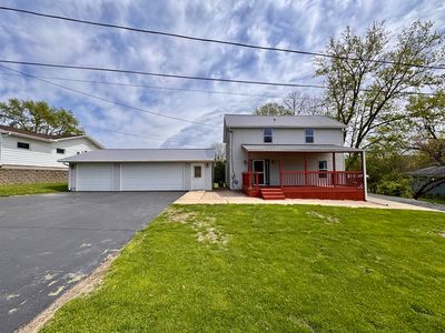 208 Hand Ave