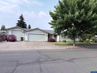 4727 San Francisco Dr NE