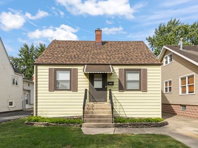 14918 Hamlin Ave