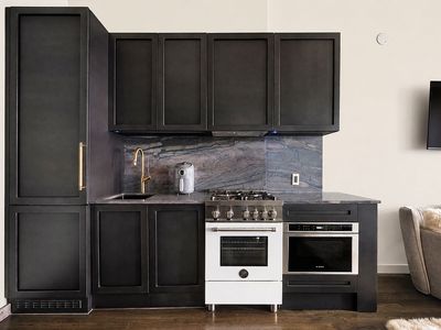 9 Barrow St APT 6J