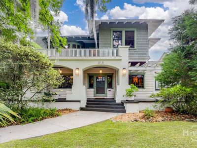 215 E 45th Street
