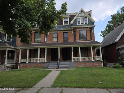 1012 N Superior St