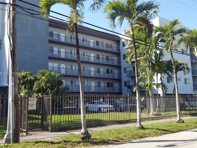 900 SW 84th Ave APT 301E