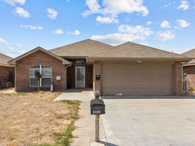 1011 N Doris Ave