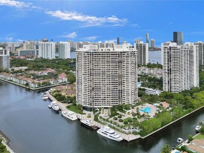 1000 Island Blvd #2107