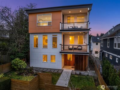 2810 E Valley Street