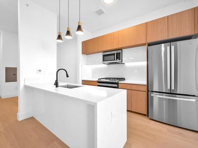 649 38th St #Penthouse 005