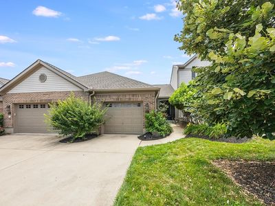 6271 Lake Front