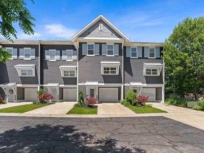 160 Keewatin Way #D
