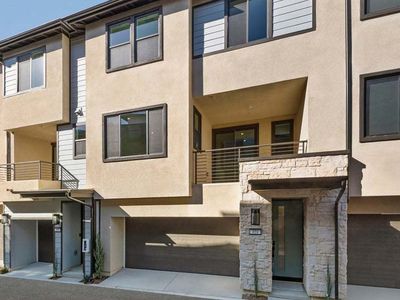 107 S Laxore St #404