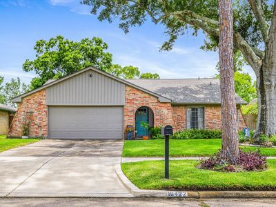 16422 Dunmoor Dr