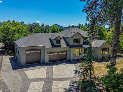 104 River Club Dr