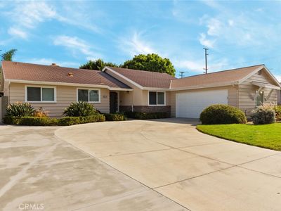 831 E Hoover Ave