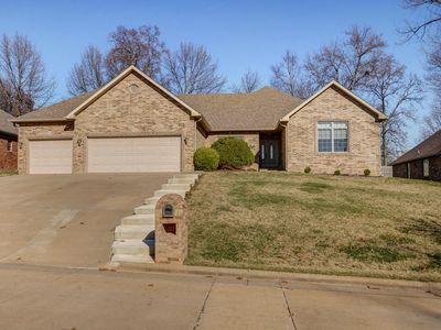 2531 E Old Ivy Street