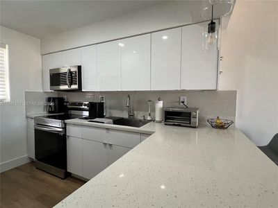 8425 NW 8th St APT 406