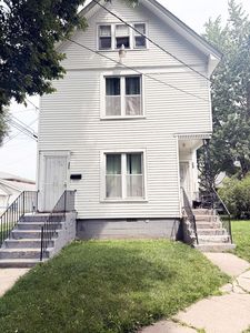 355 E Bourbonnais St