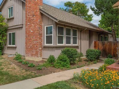 9238 W 86th Place