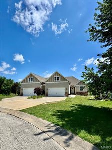 825-827-827 June Ave