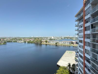 1301 Miami Gardens Dr APT 1404W