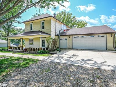 400 Country St