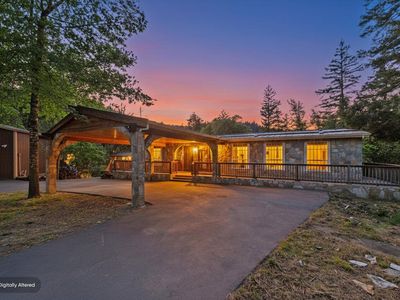 220 Orchard Ln