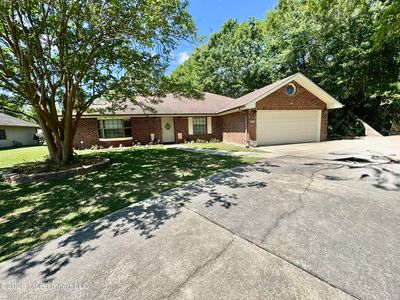 8003 Fishook Ln