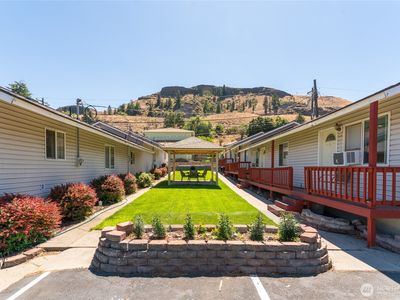 280 E Grand Coulee Avenue