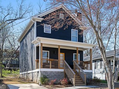 604 Julian St NW