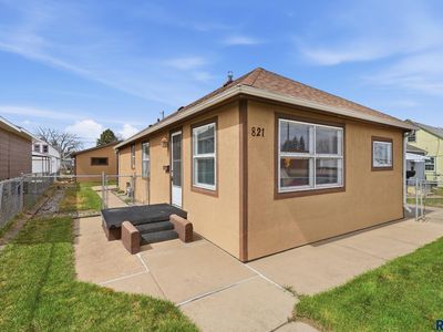 821 N Cliff Ave