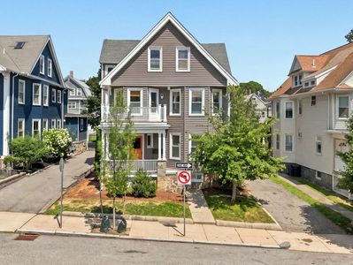 39 Ainsworth St