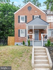 2850 Oakford Ave