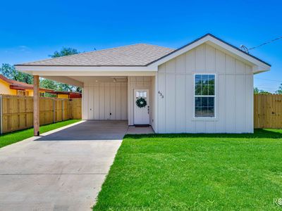 633 W Avenue Z
