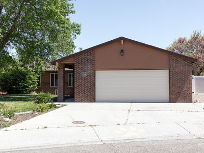 586 NW 18th St