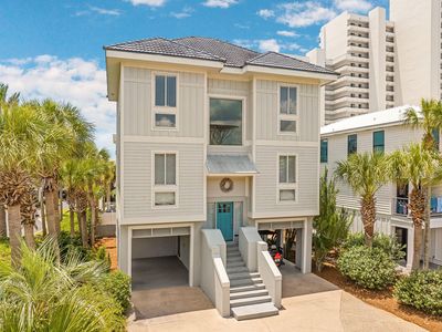 4132 E County Highway 30a