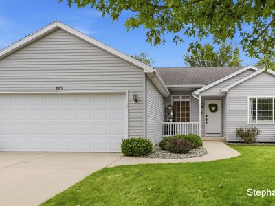 Property at 663 Ridgefield Dr, Coopersville, MI