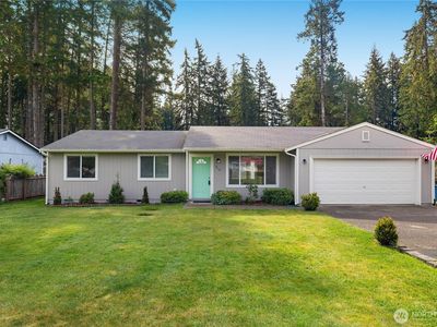 810 E Lakeshore Drive W