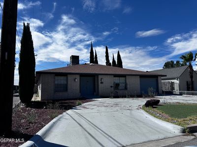 404 E Hague Rd