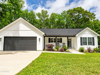202 Skyline Ln