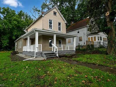 906 E Buchtel Ave
