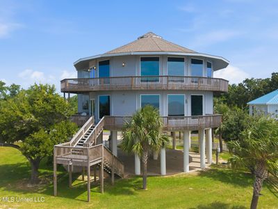 6017 Belle Fontaine Dr