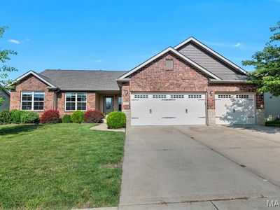 1913 Crimson Oak Dr