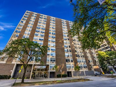 3033 N Sheridan Rd APT 1610