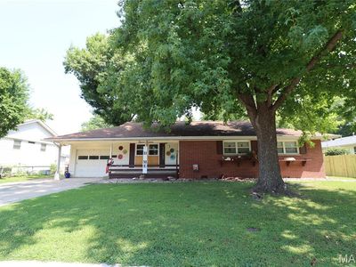 Property at 1213 Killarney Dr, Greenville, IL
