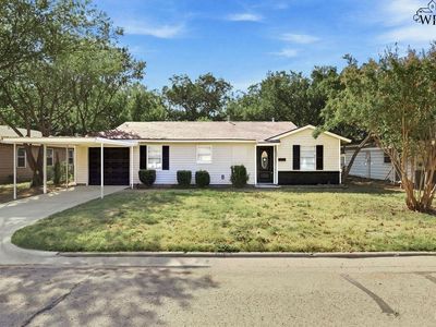 1427 Tanbark Rd