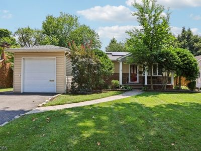 Property at 28 Warwick Cir, Springfield, NJ