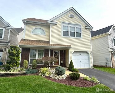 18 Carlisle Ct