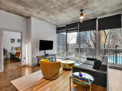 950 W Peachtree St NW Unit 701